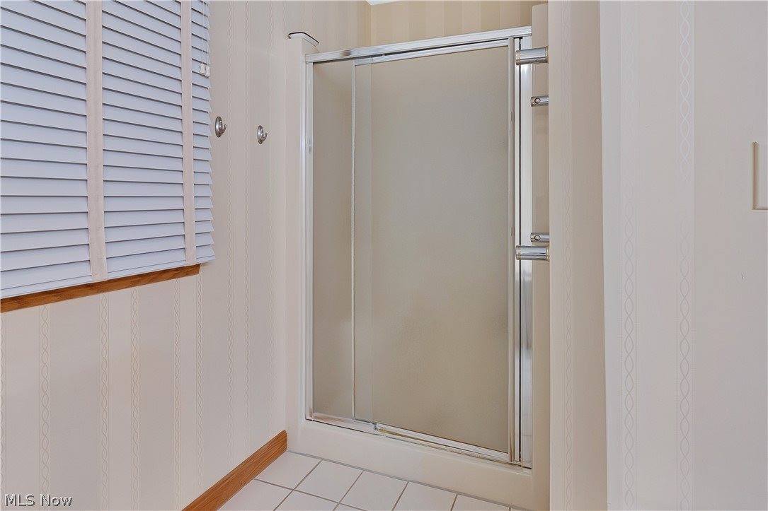 101 Pin Oak Place, Campbell, OH 44405