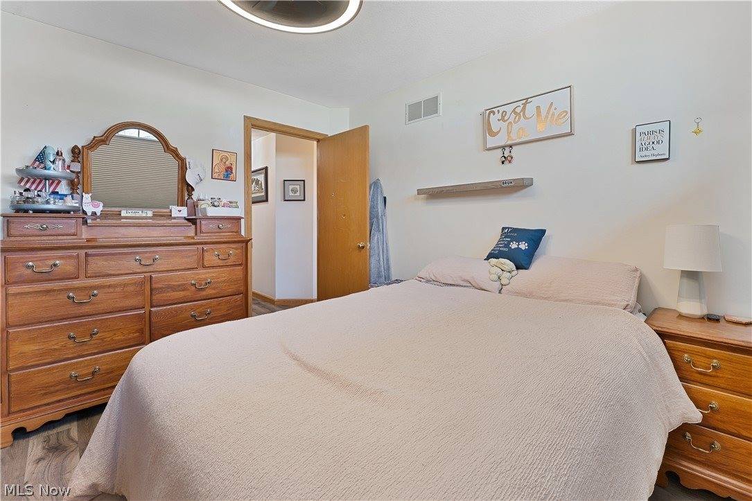 101 Pin Oak Place, Campbell, OH 44405