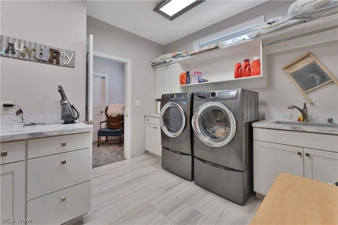 101 Pin Oak Place, Campbell, OH 44405