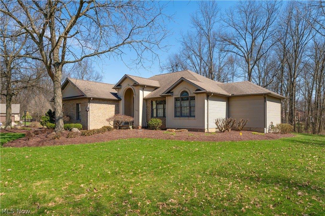 101 Pin Oak Place, Campbell, OH 44405