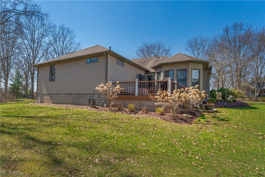 101 Pin Oak Place, Campbell, OH 44405