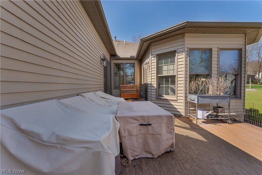 101 Pin Oak Place, Campbell, OH 44405