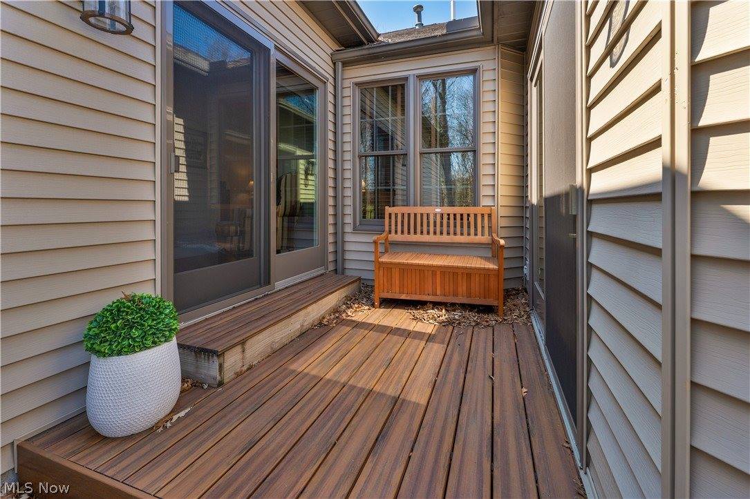 101 Pin Oak Place, Campbell, OH 44405