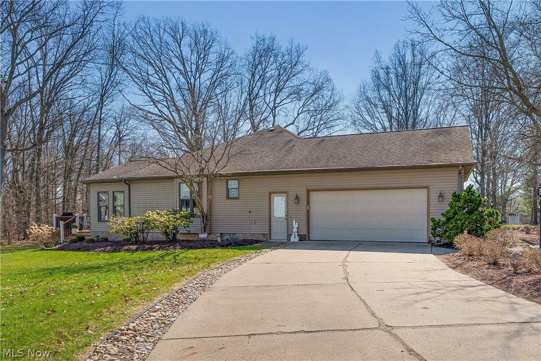 101 Pin Oak Place, Campbell, OH 44405