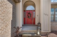 101 Pin Oak Place, Campbell, OH 44405