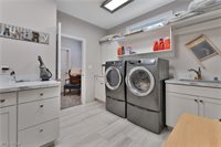 101 Pin Oak Place, Campbell, OH 44405