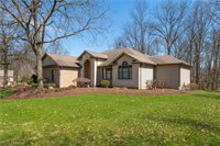 101 Pin Oak Place, Campbell, OH 44405