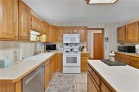 101 Pin Oak Place, Campbell, OH 44405