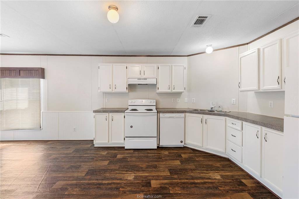 585 FM 60W, Somerville, TX 77863