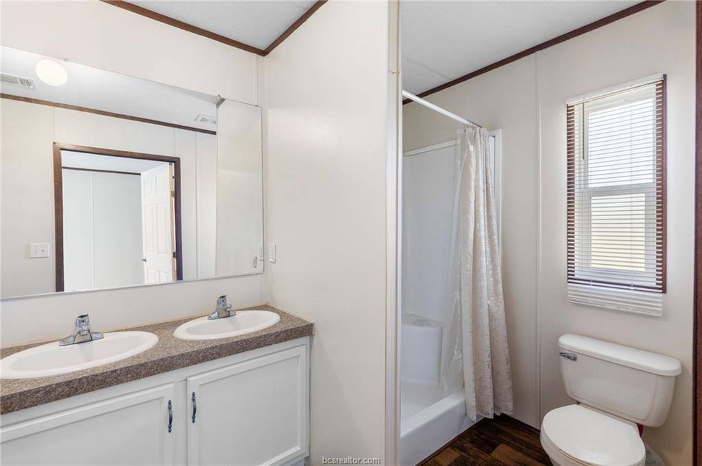 585 FM 60W, Somerville, TX 77863