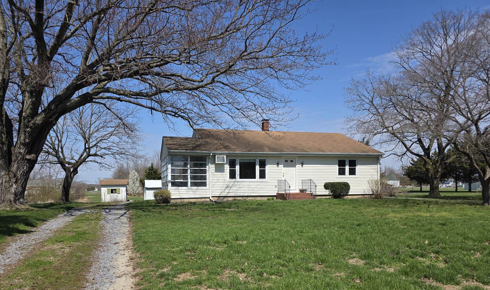 697 W Denneys Rd, Dover, DE 19904