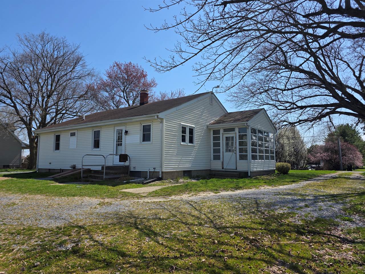 697 W Denneys Rd, Dover, DE 19904