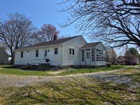 697 W Denneys Rd, Dover, DE 19904