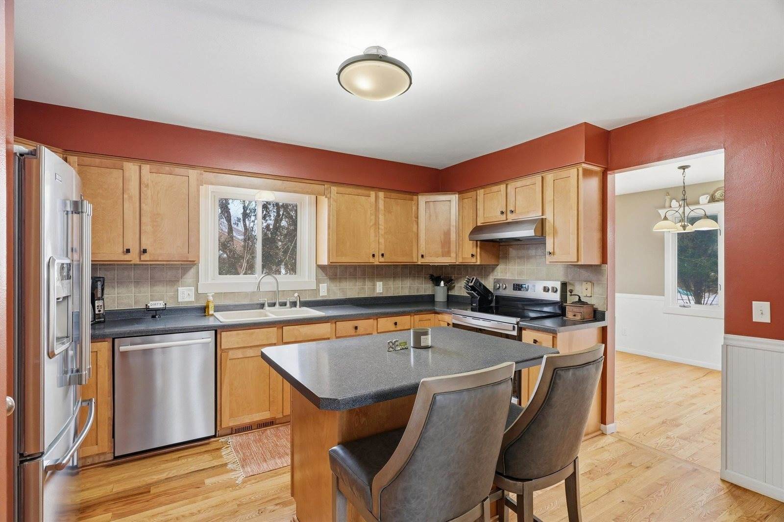 1611 N Broadway Avenue, Marshfield, WI 54449