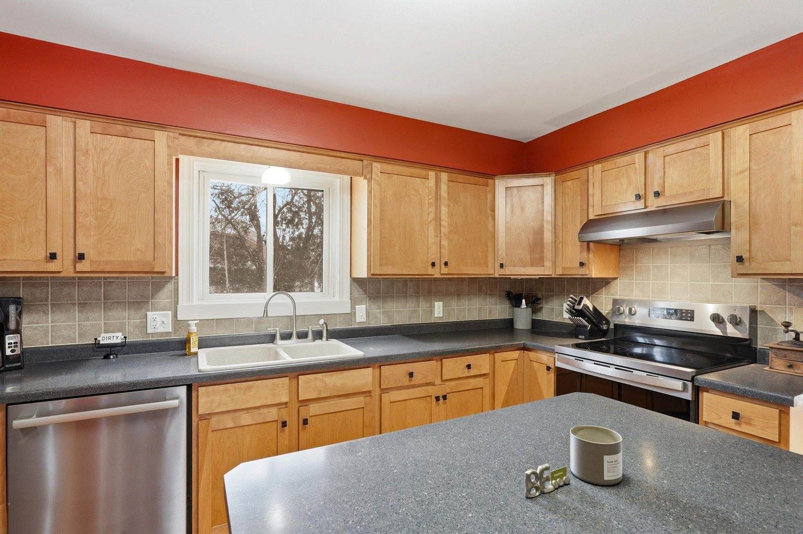 1611 N Broadway Avenue, Marshfield, WI 54449