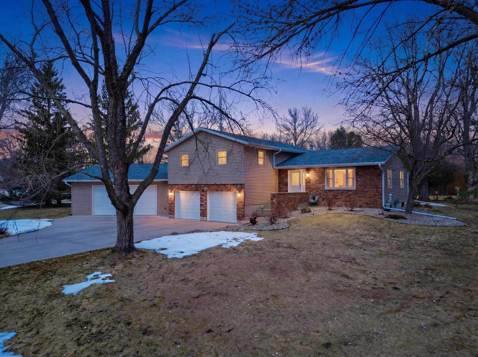 1611 N Broadway Avenue, Marshfield, WI 54449