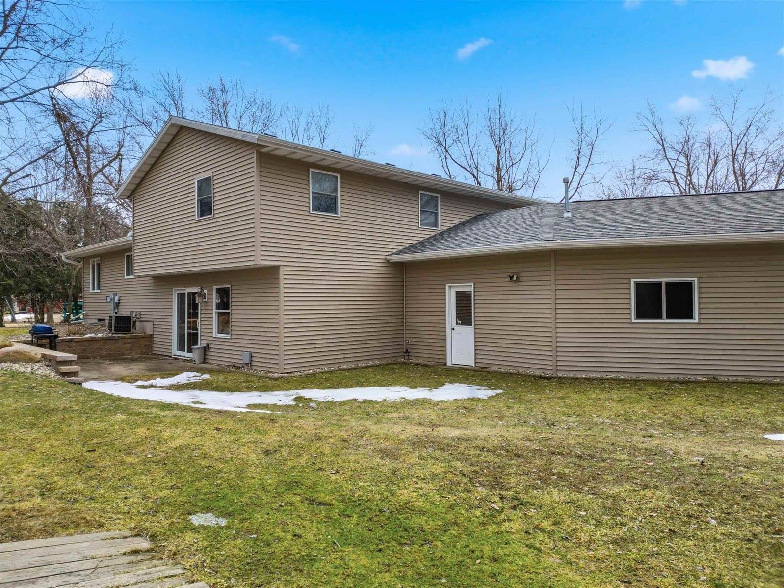 1611 N Broadway Avenue, Marshfield, WI 54449