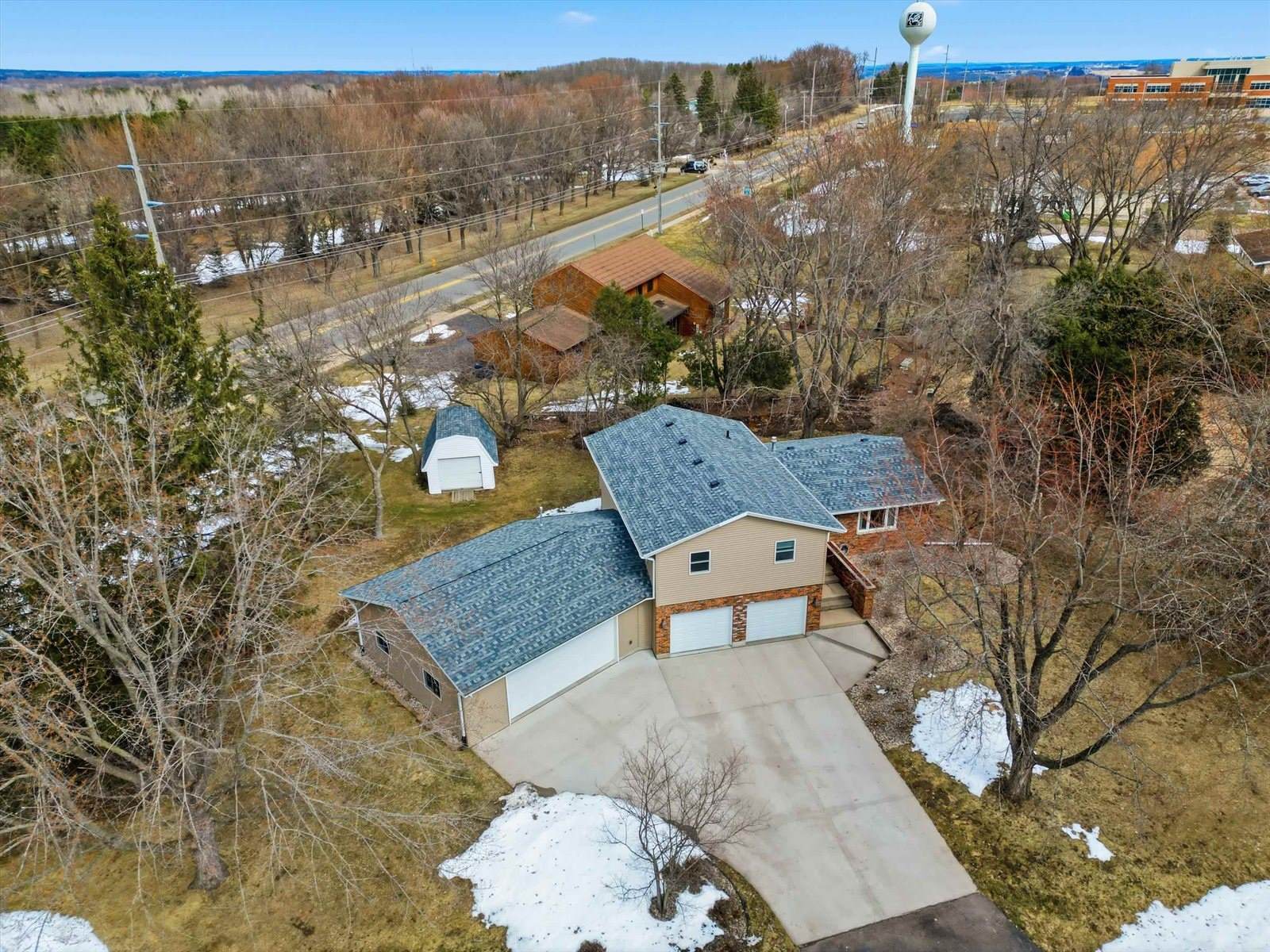 1611 N Broadway Avenue, Marshfield, WI 54449