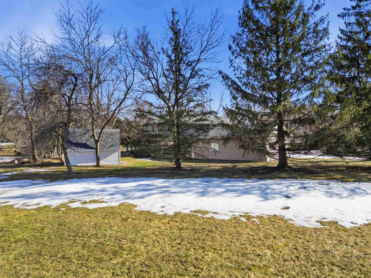 1611 N Broadway Avenue, Marshfield, WI 54449