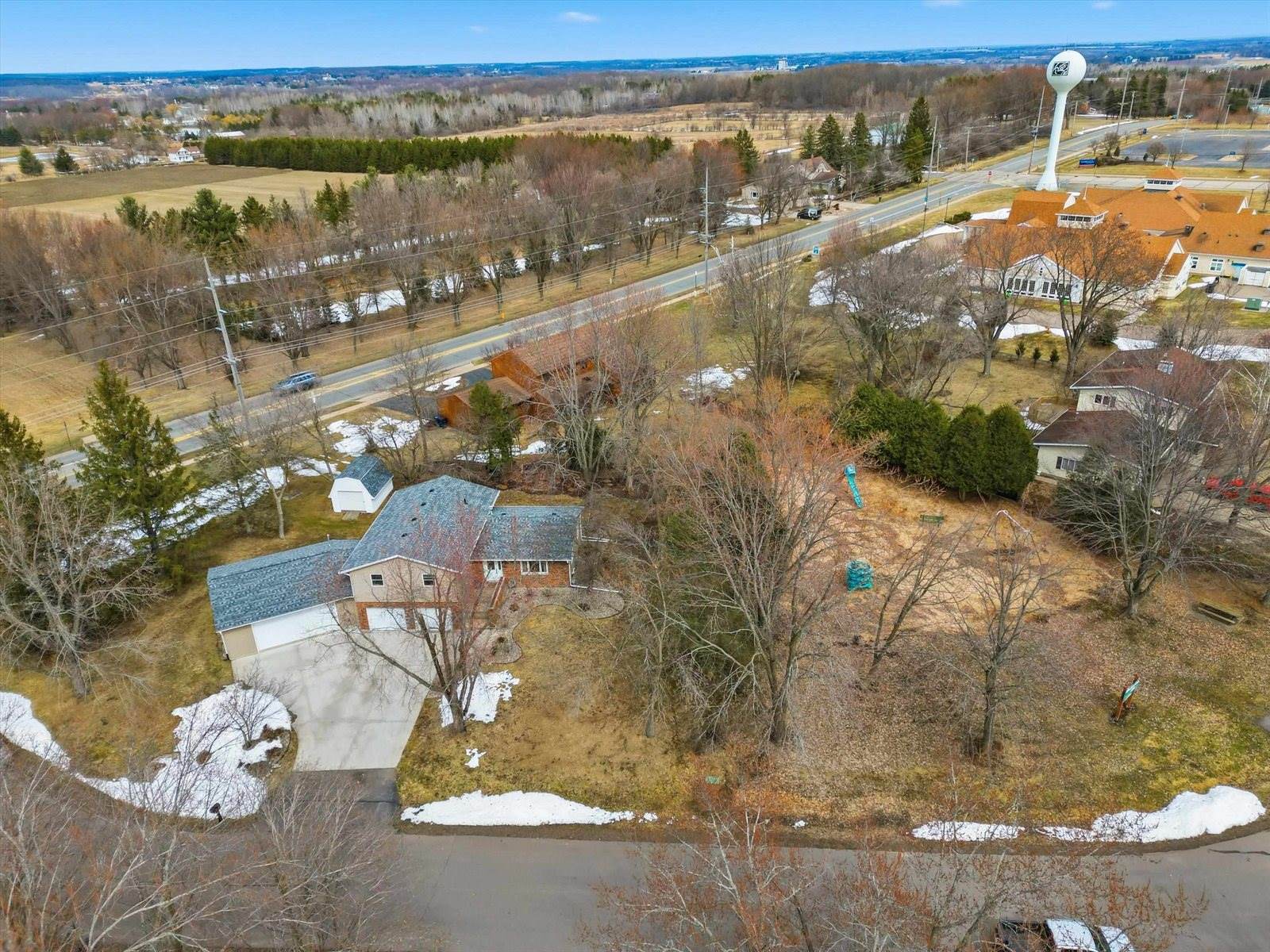 1611 N Broadway Avenue, Marshfield, WI 54449