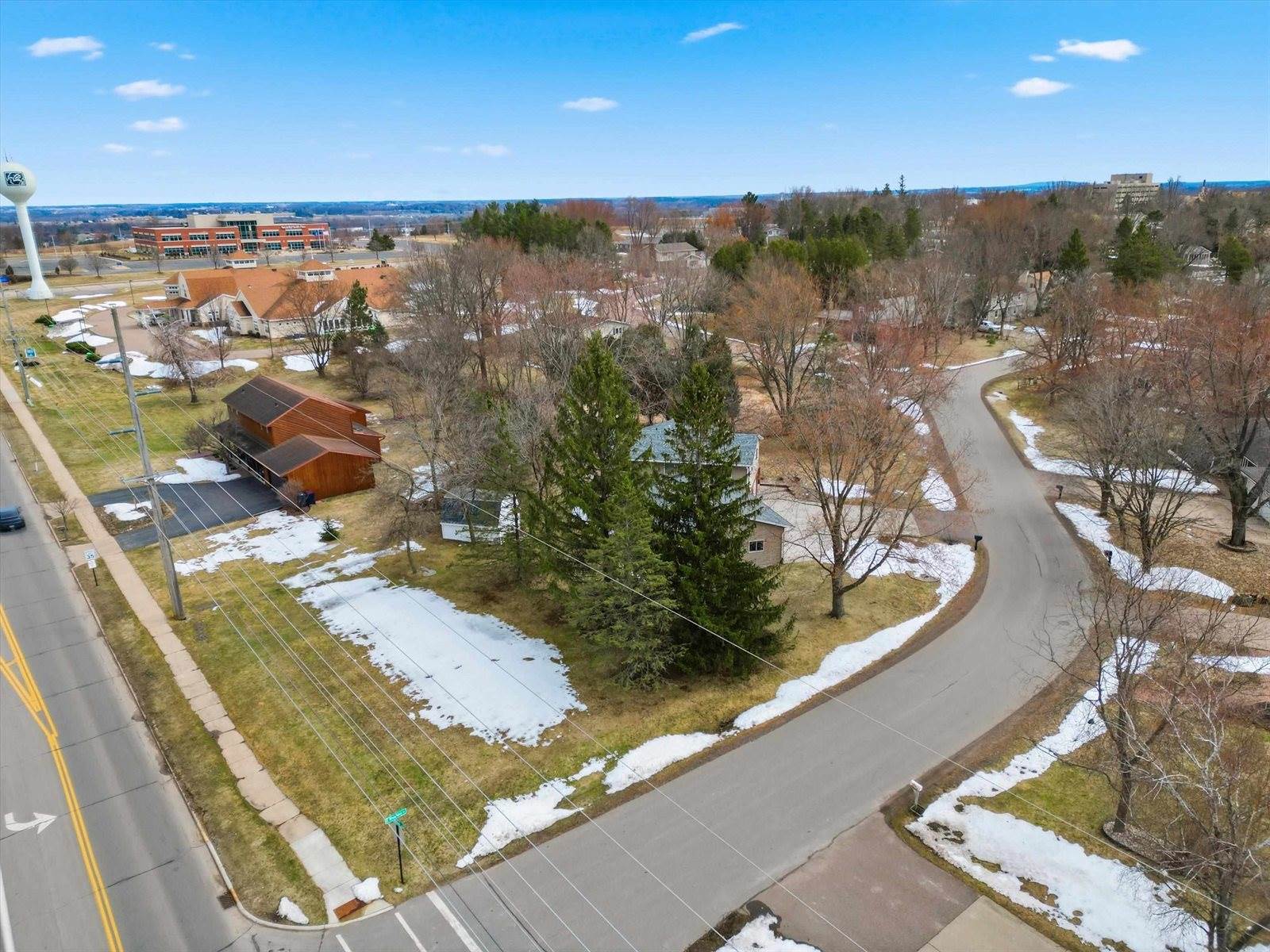 1611 N Broadway Avenue, Marshfield, WI 54449