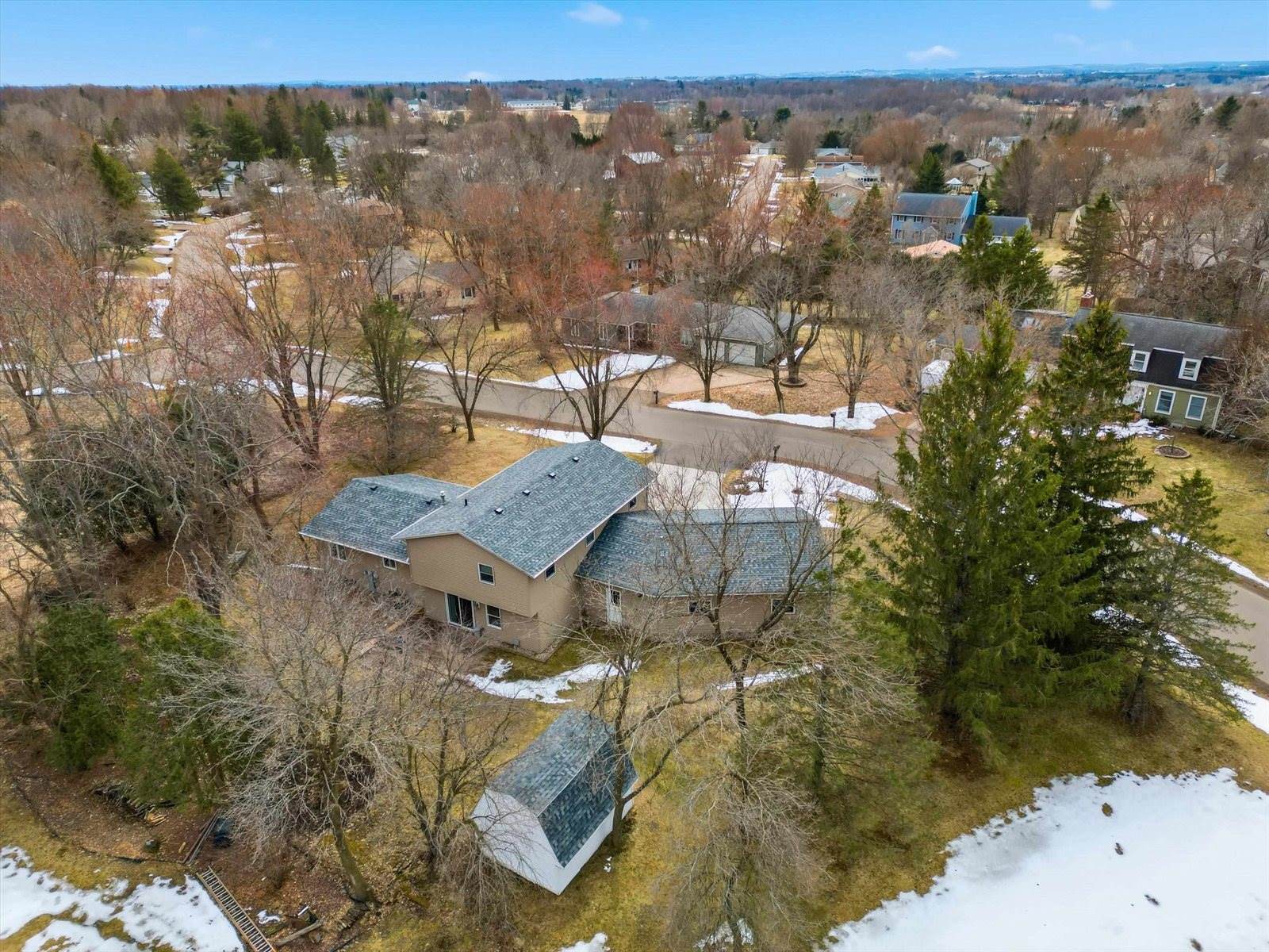 1611 N Broadway Avenue, Marshfield, WI 54449