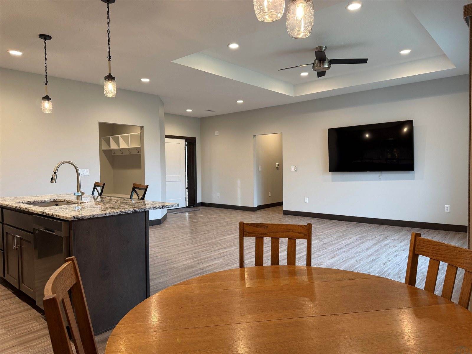 640 S 9th St, Akron, IA 51001