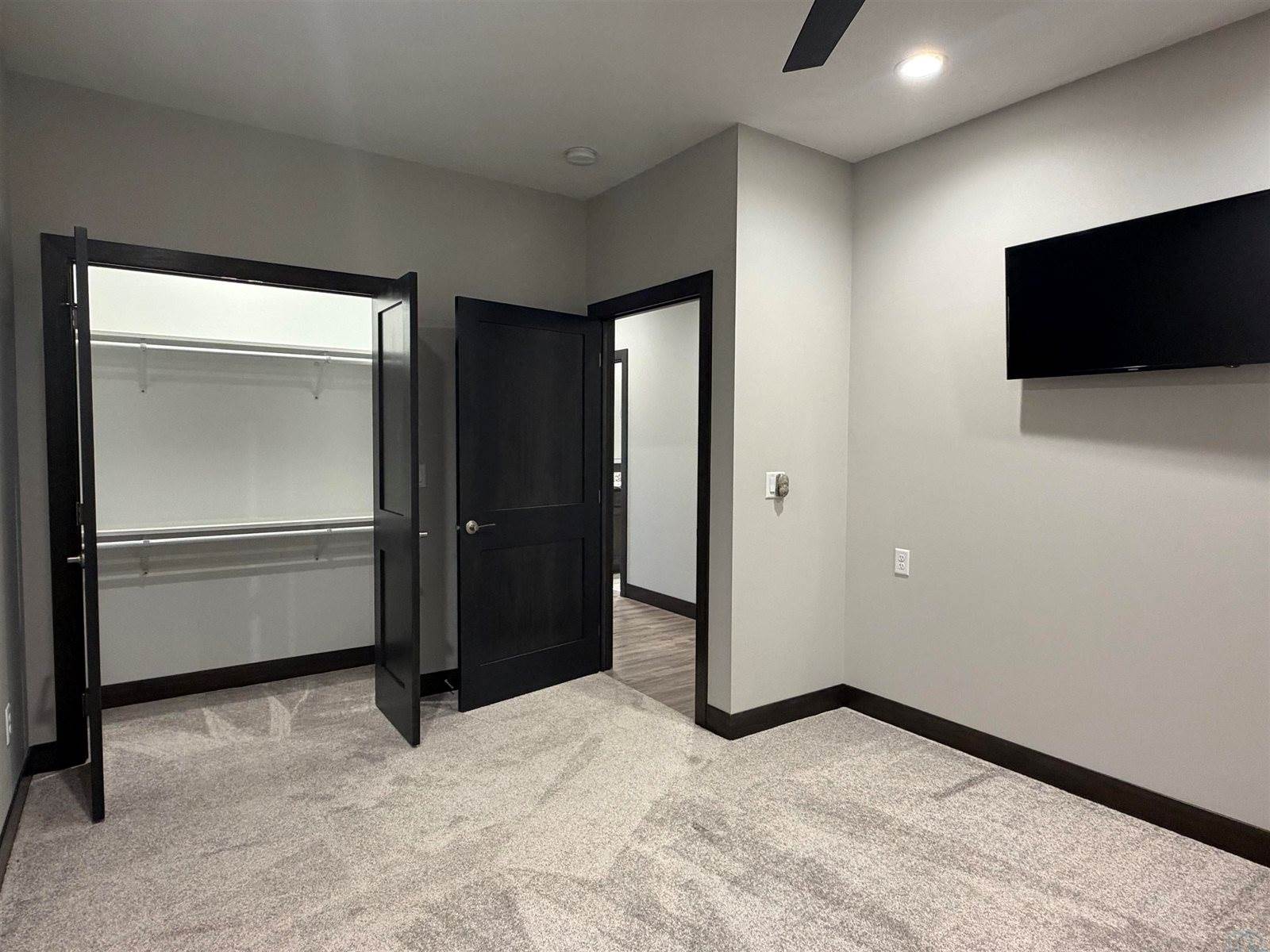 640 S 9th St, Akron, IA 51001