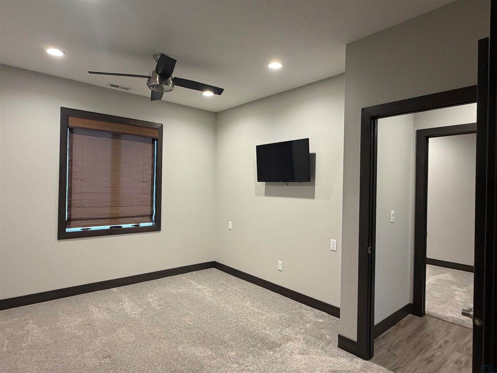 640 S 9th St, Akron, IA 51001