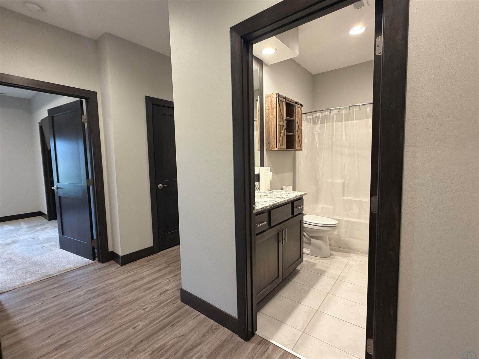 640 S 9th St, Akron, IA 51001