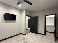 640 S 9th St, Akron, IA 51001