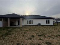 640 S 9th St, Akron, IA 51001