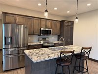 640 S 9th St, Akron, IA 51001