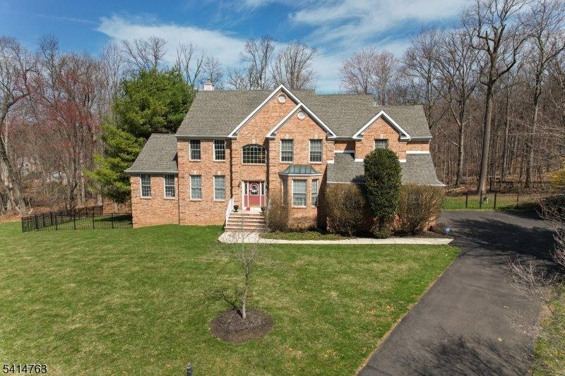 2 Ridge Rd, Green Brook Township, NJ 08812
