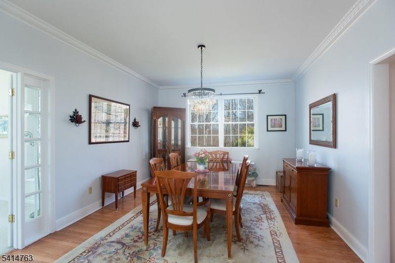 2 Ridge Rd, Green Brook Township, NJ 08812