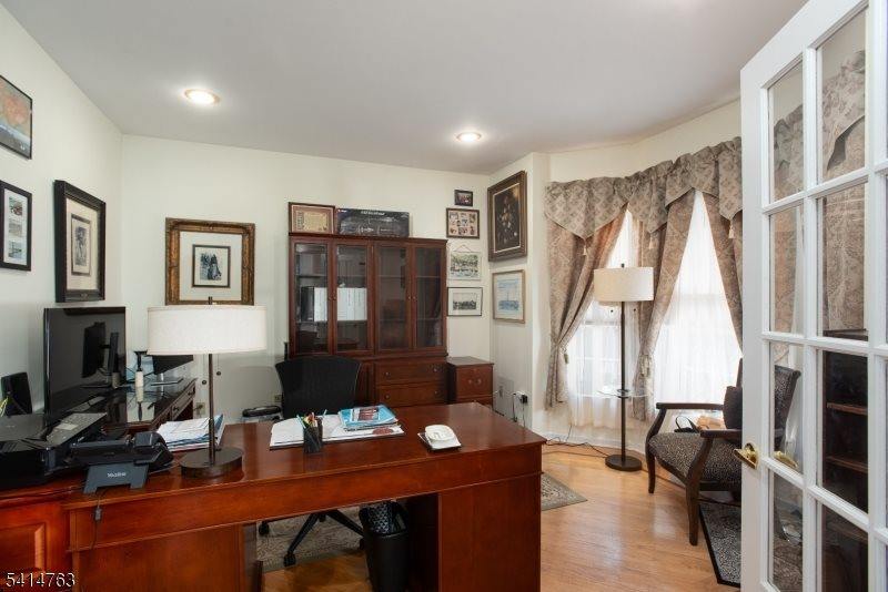 2 Ridge Rd, Green Brook Township, NJ 08812