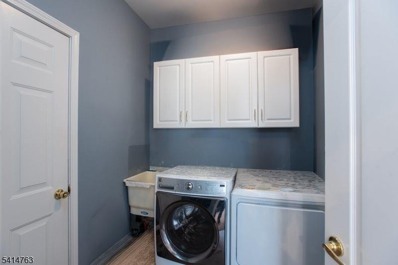 2 Ridge Rd, Green Brook Township, NJ 08812