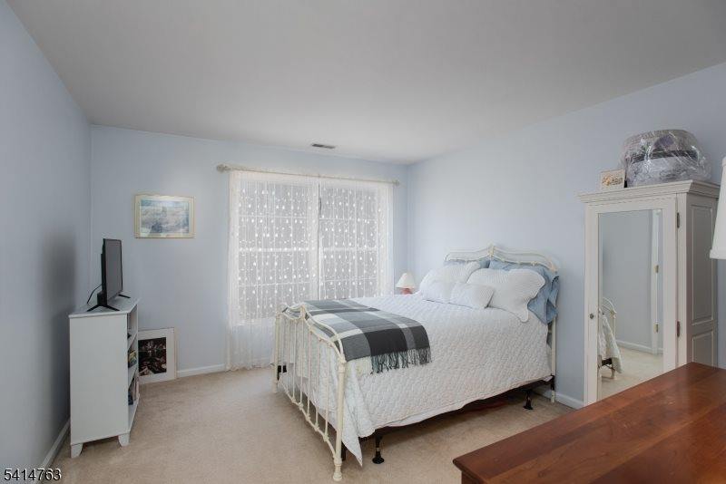 2 Ridge Rd, Green Brook Township, NJ 08812