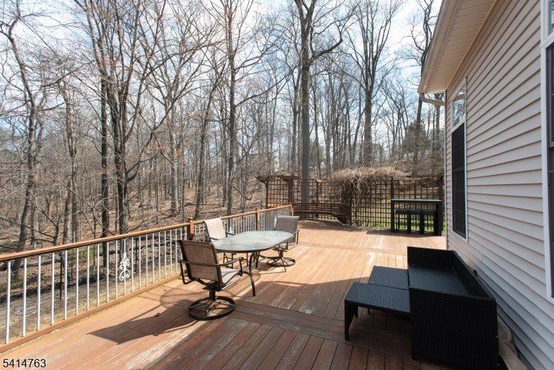 2 Ridge Rd, Green Brook Township, NJ 08812