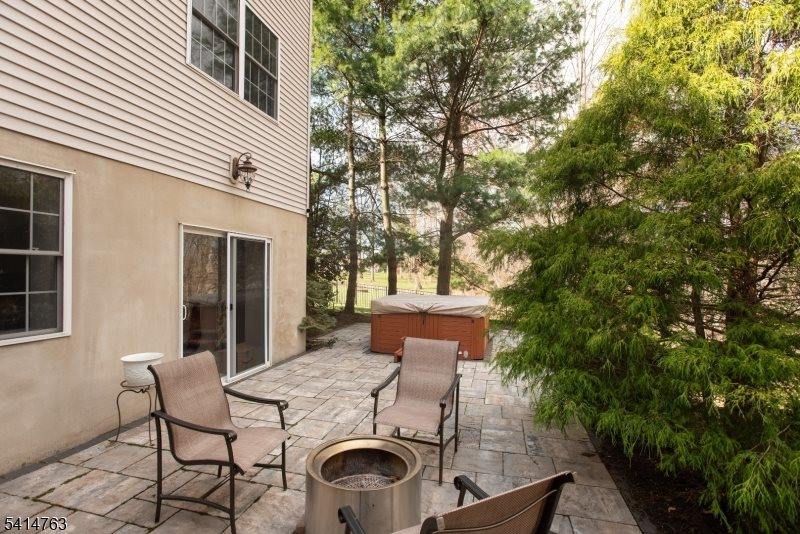 2 Ridge Rd, Green Brook Township, NJ 08812