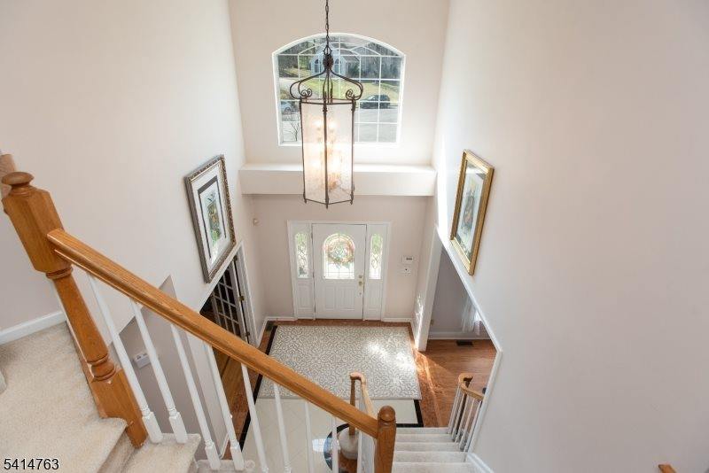 2 Ridge Rd, Green Brook Township, NJ 08812