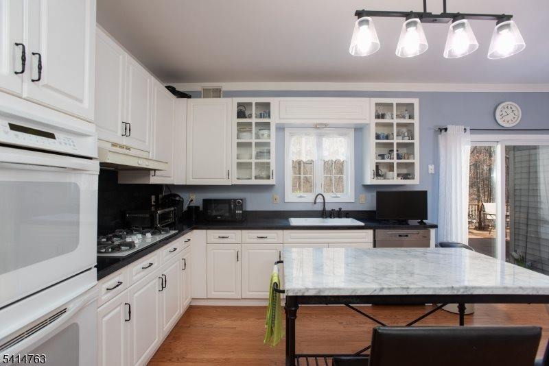 2 Ridge Rd, Green Brook Township, NJ 08812