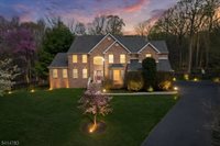 2 Ridge Rd, Green Brook Township, NJ 08812