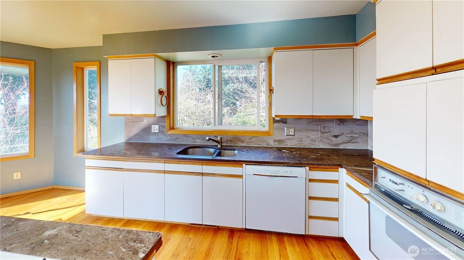 17290 Soundview Road, Mount Vernon, WA 98274