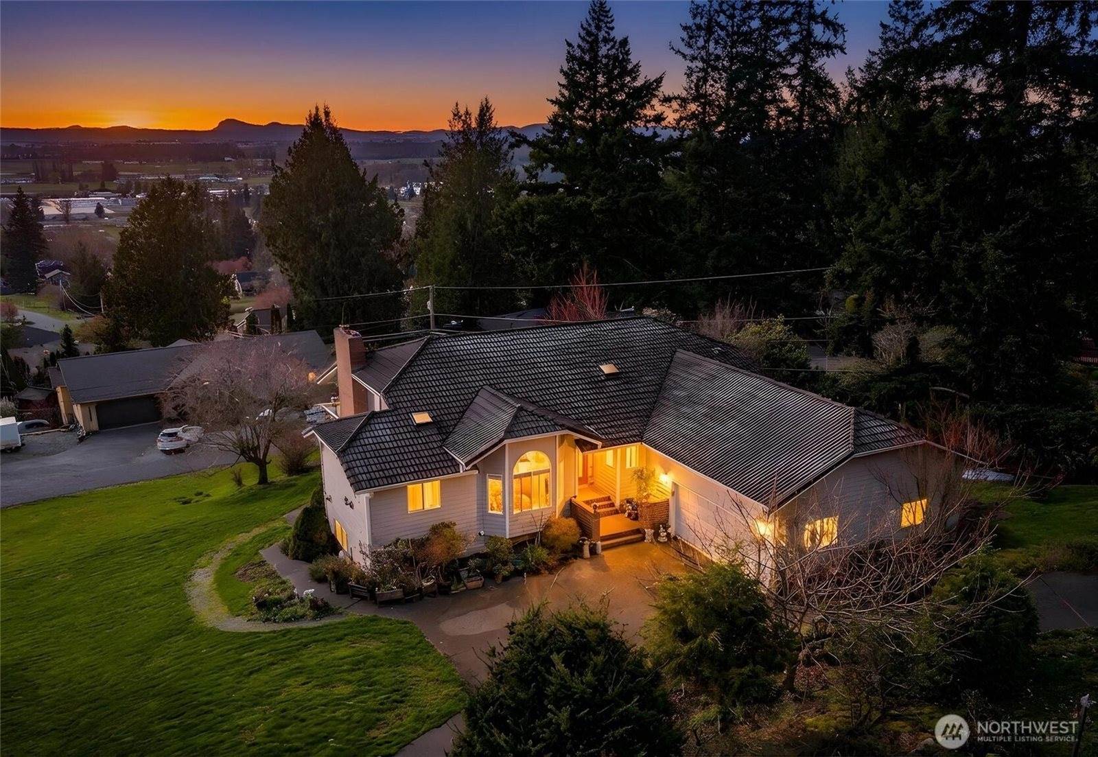 17290 Soundview Road, Mount Vernon, WA 98274