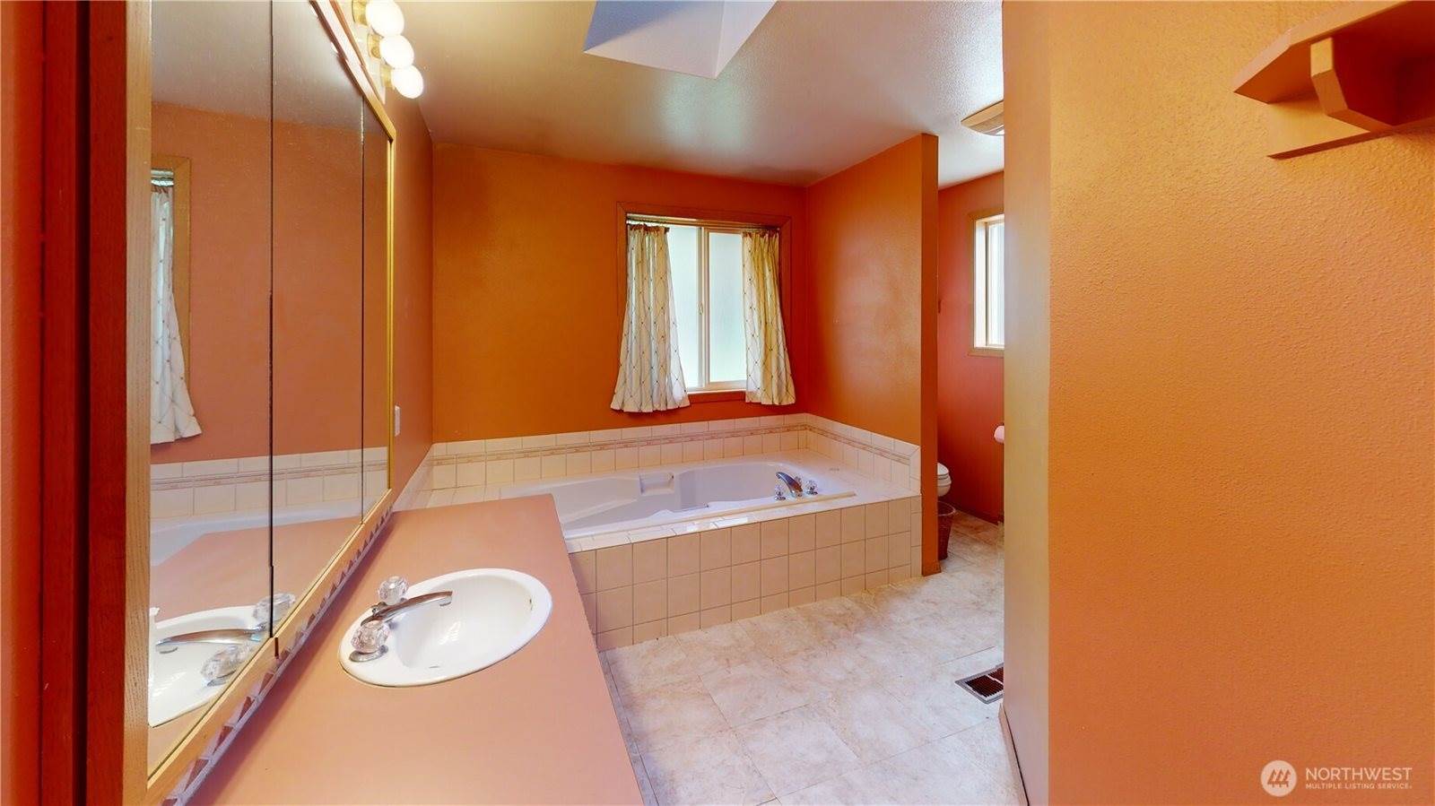 17290 Soundview Road, Mount Vernon, WA 98274