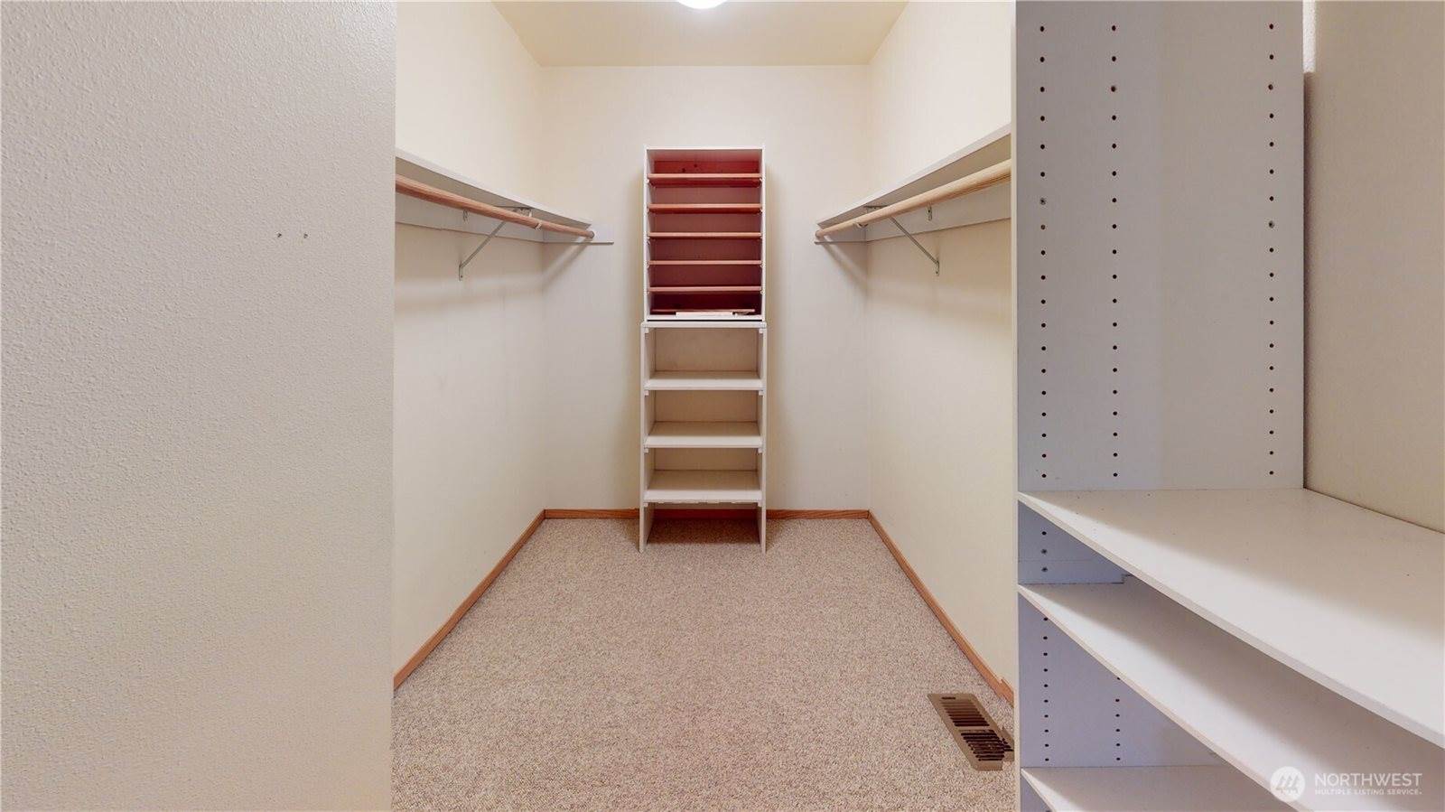 17290 Soundview Road, Mount Vernon, WA 98274