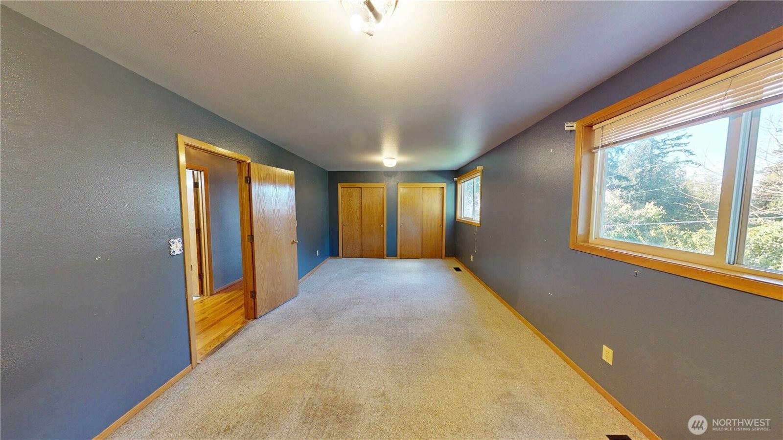 17290 Soundview Road, Mount Vernon, WA 98274