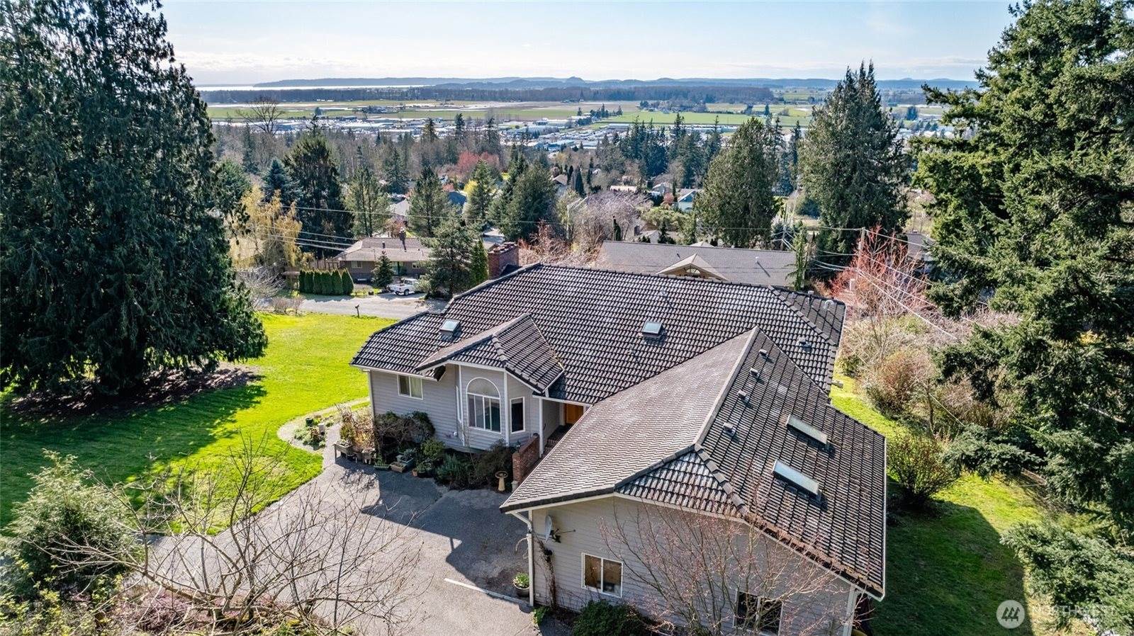 17290 Soundview Road, Mount Vernon, WA 98274