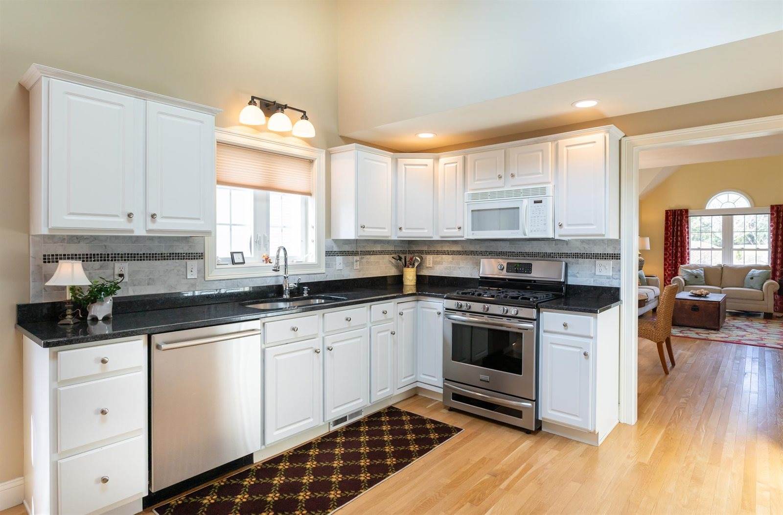 33 Hampton Meadows, Hampton, NH 03842